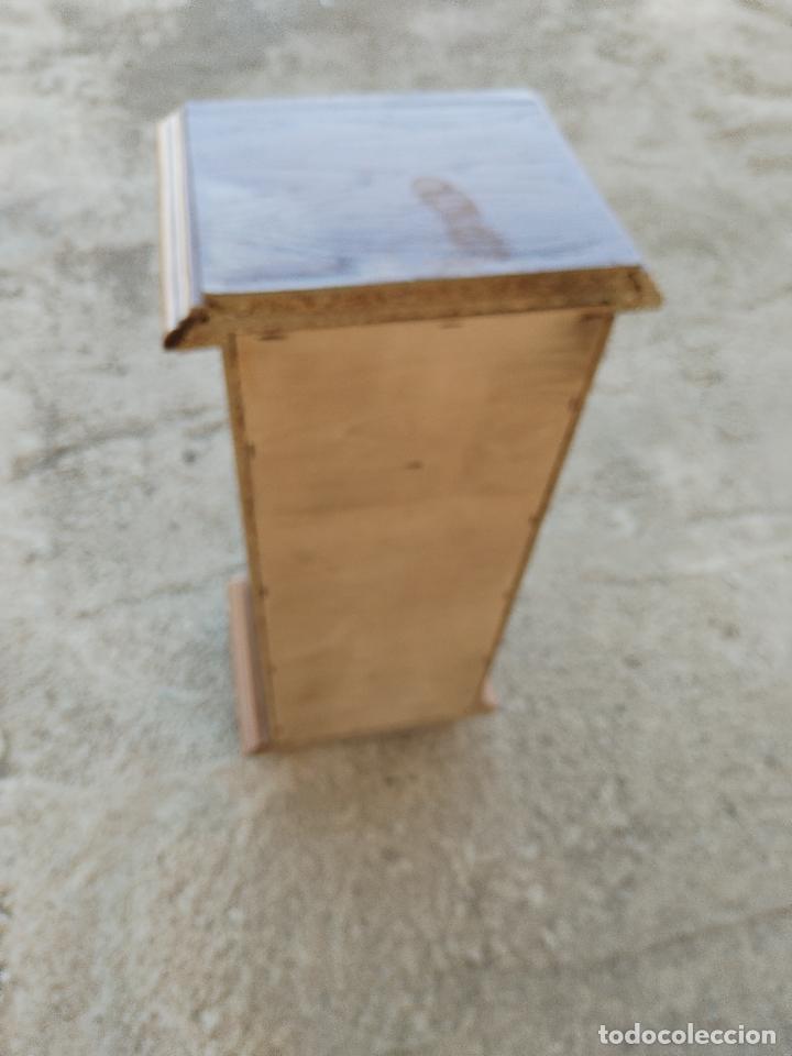 Antig&uuml;edades: peana mesilla de madera - Foto 2
