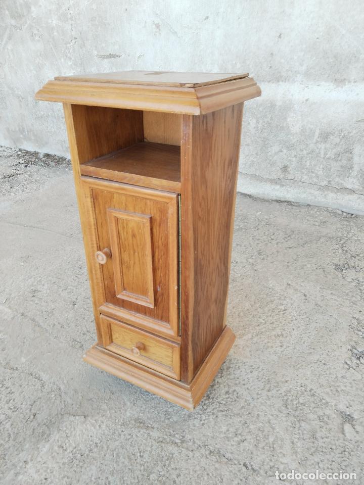 Antig&uuml;edades: peana mesilla de madera - Foto 1