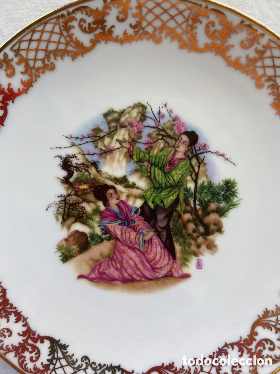 Antig&uuml;edades: Set de platos de porcelana - Foto 17