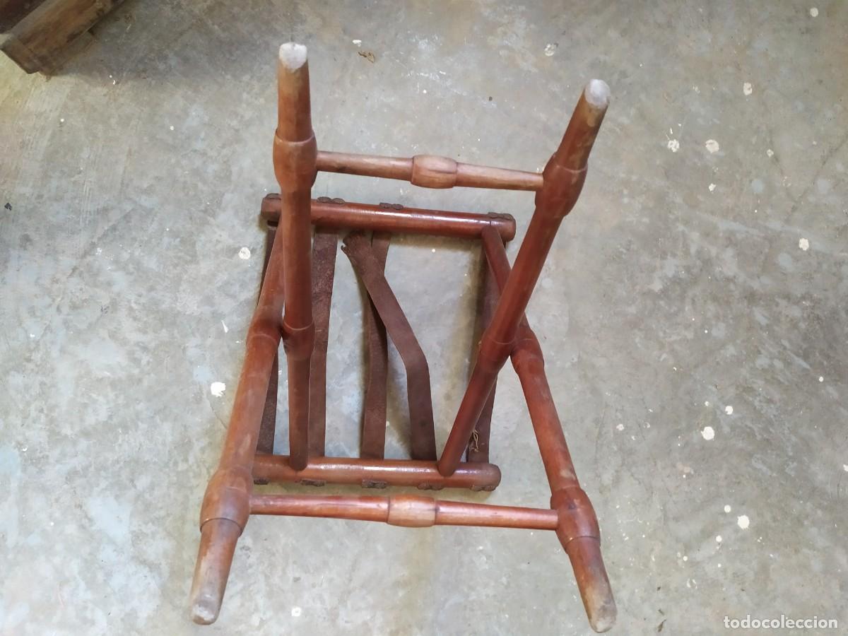 Antig&uuml;edades: SILLA PLEGABLE DE MISA - Foto 4
