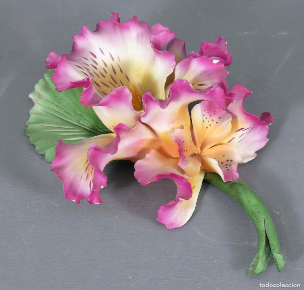 Antig&uuml;edades: FLOR DE PORCELANA. CAPODIMONTE - Foto 1