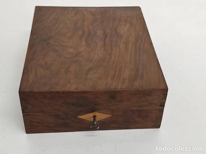 Lock Box caja de madera de nogal con llave