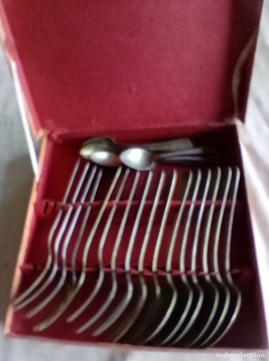 Antig&uuml;edades: 23 CUBIERTOS DE METAL PLATEADO - Foto 2