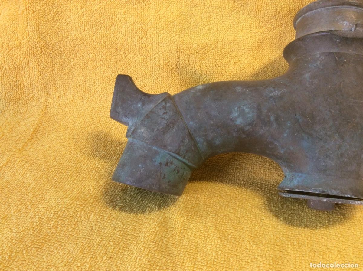 Antig&uuml;edades: ANTIGUO GRIFO EN BRONCE GRAN TAMA&Ntilde;O - Foto 3