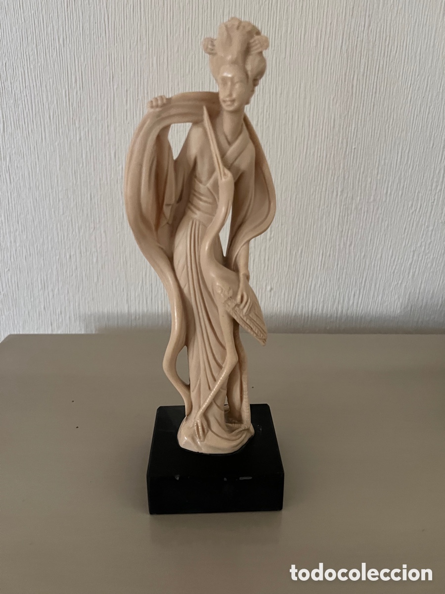Antig&uuml;edades: Figura tallada Pasta - Foto 1
