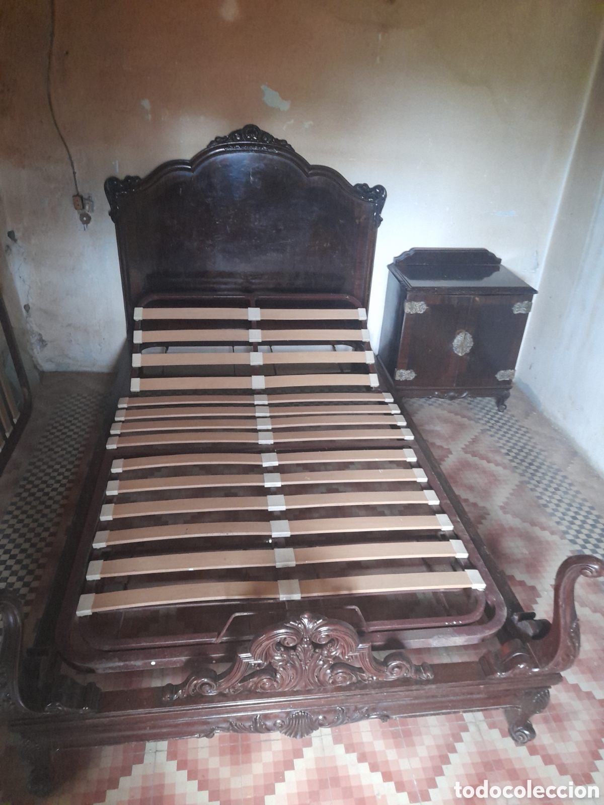 Antig&uuml;edades: Camas con mesita antiguas - Foto 4