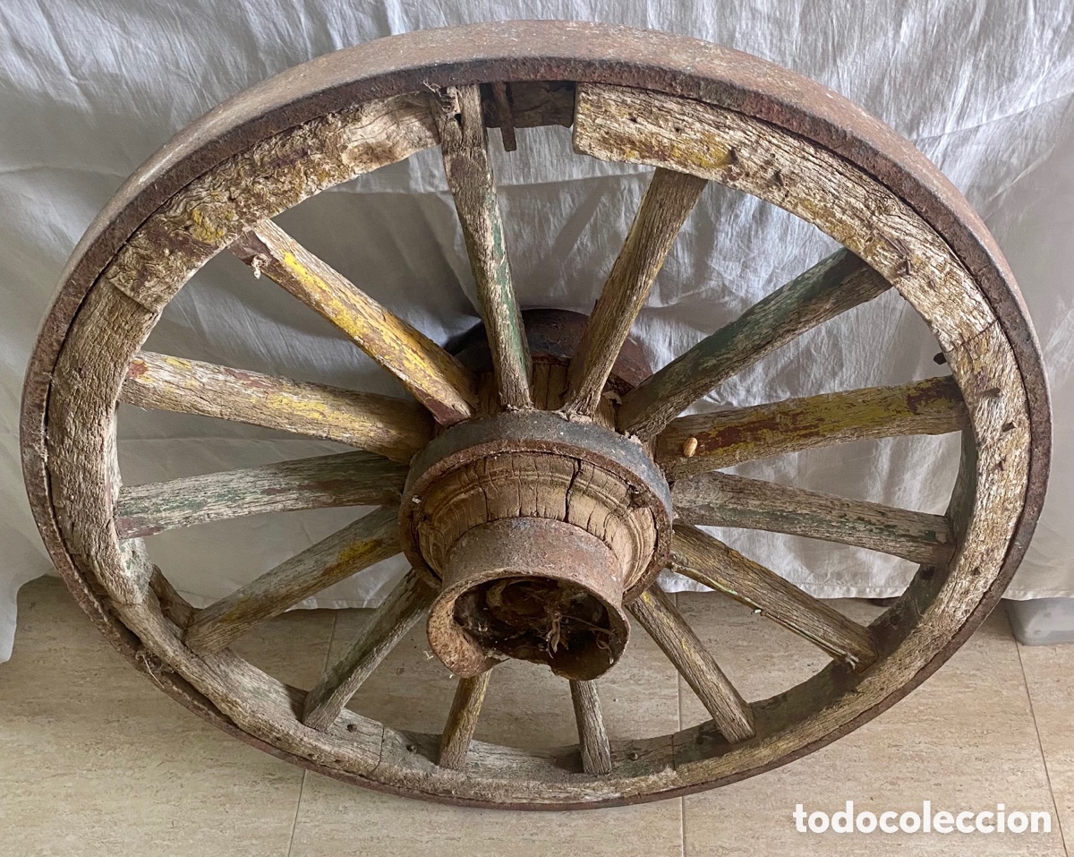 Antig&uuml;edades: Antigua rueda de carro en madera y hierro - Foto 2