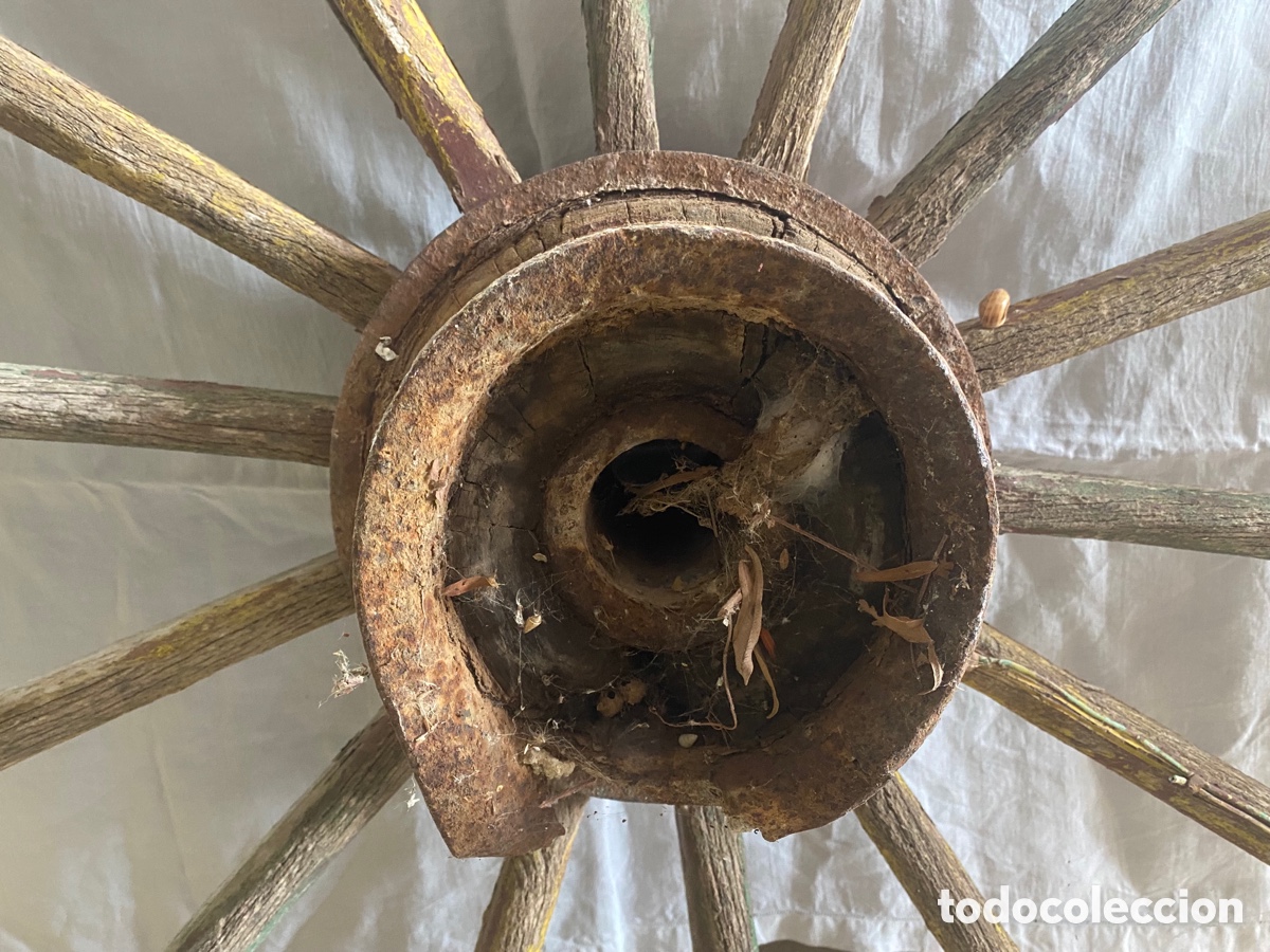 Antig&uuml;edades: Antigua rueda de carro en madera y hierro - Foto 3