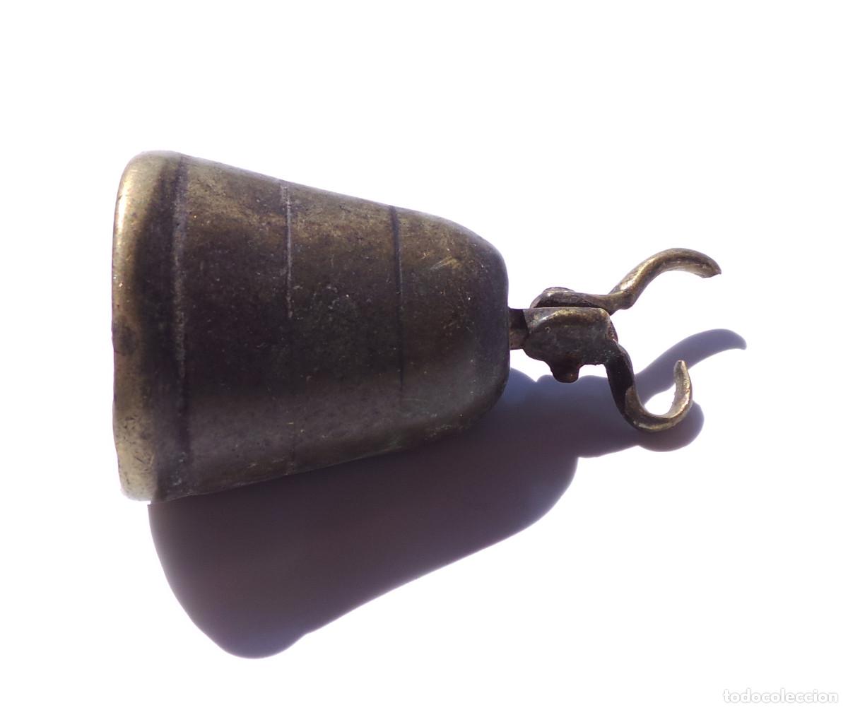 Antig&uuml;edades: CAMPANA DE BRONCE. 4,5 CM DE DI&Aacute;METRO. - Foto 3
