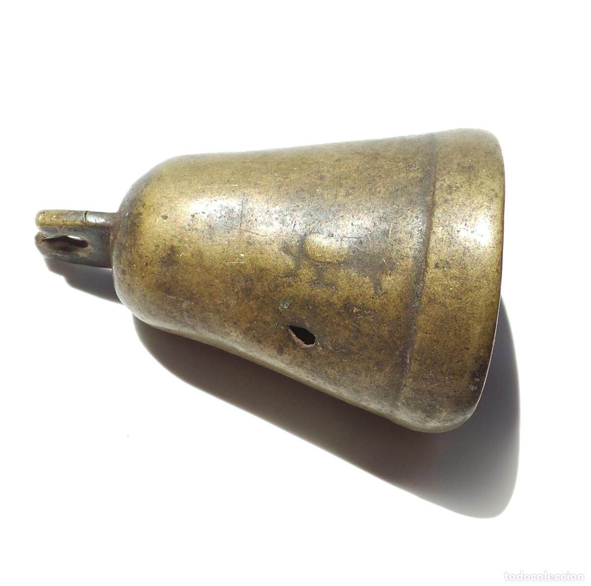 Antig&uuml;edades: CAMPANA DE BRONCE. 5,4 CM DE DI&Aacute;METRO. - Foto 2