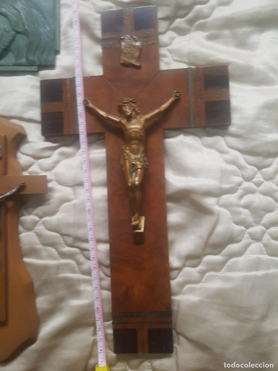 Antig&uuml;edades: 5 CRUCIFIJOS DE MADERA , bronce , hierro... - Foto 2