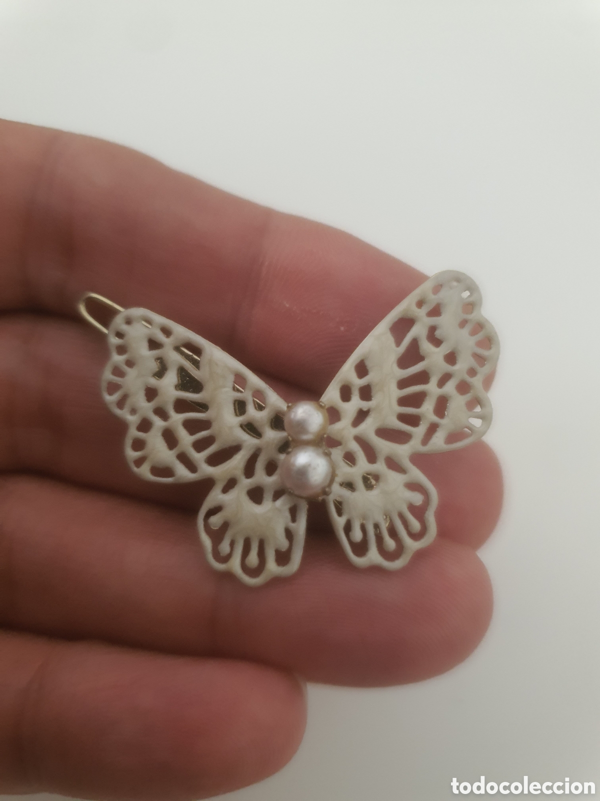 Antig&uuml;edades: Antiguo broche forma de mariposa con perla - Foto 1