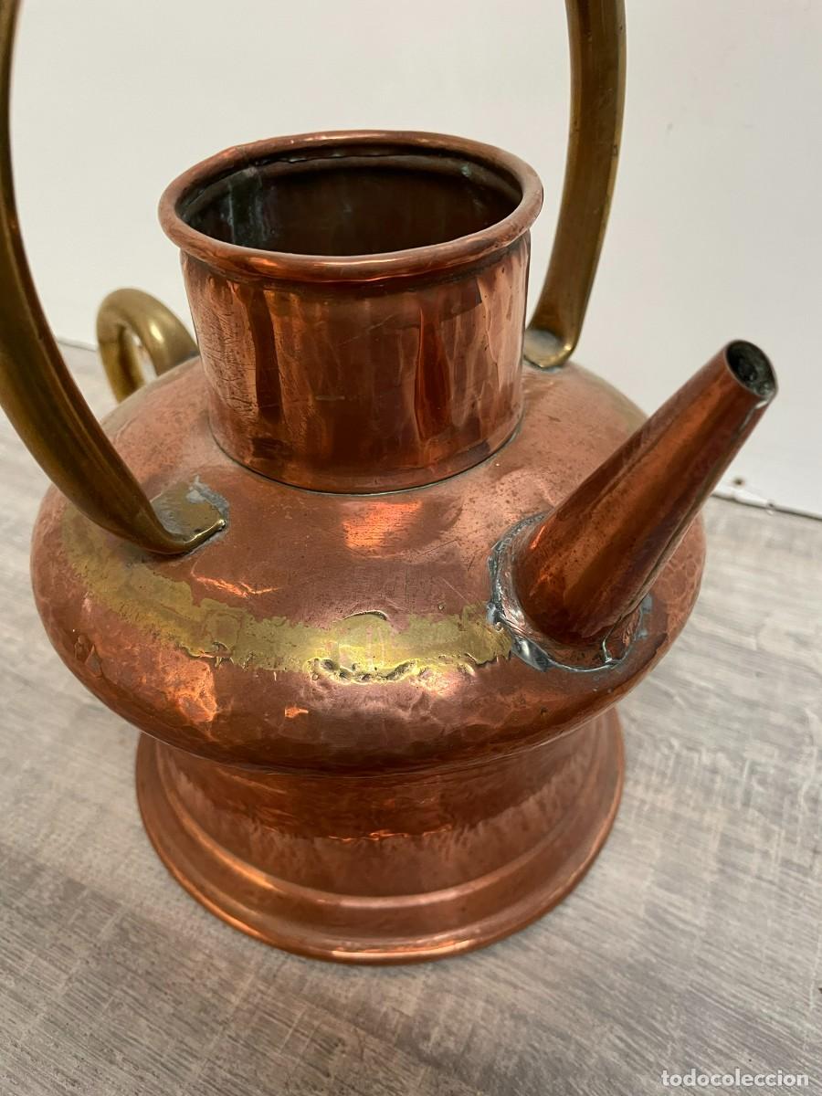 Antig&uuml;edades: ACEITERA DE COBRE CON ASAS DE LATON - Foto 2