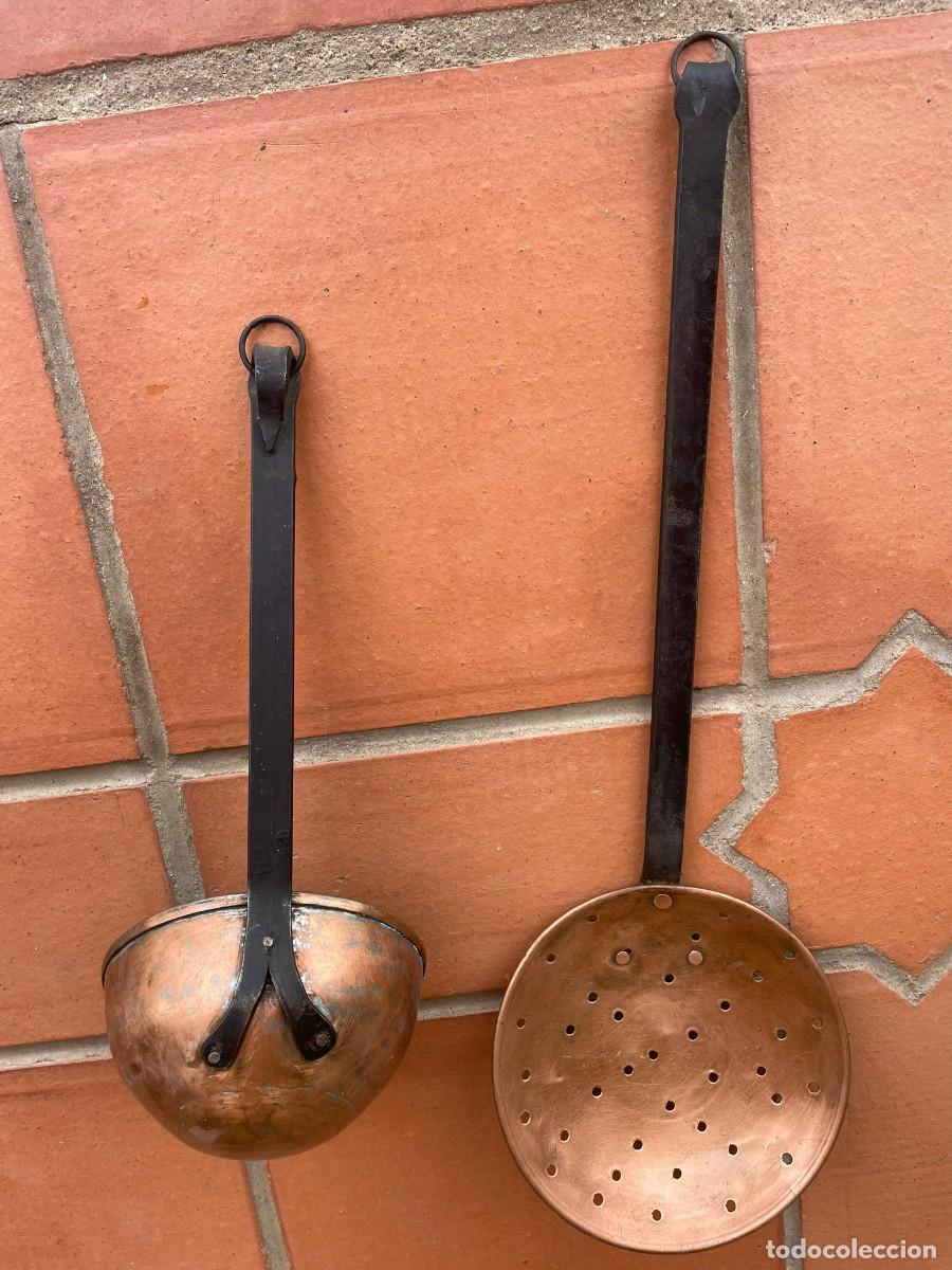 Antig&uuml;edades: GRAN CUCHARON Y ESPUMADERA DE COBRE CON MANGO DE HIERRO - Foto 5