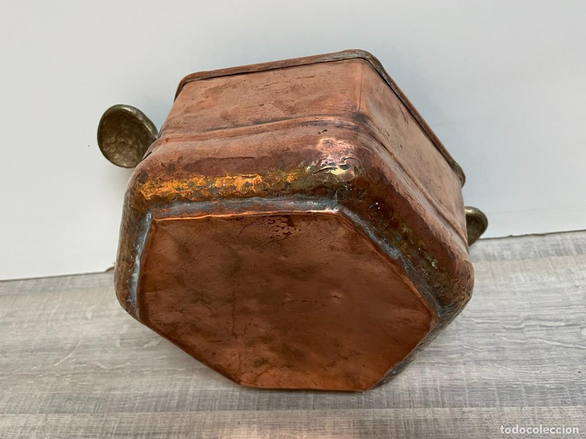 Antig&uuml;edades: RARO CACHARRO HEXAGONAL DE COBRE CON ASAS DE LATON - Foto 4