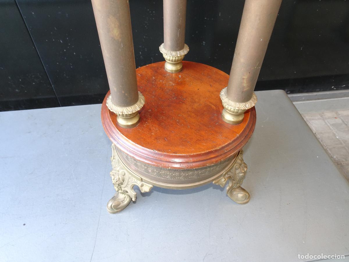 Antig&uuml;edades: Mesa auxiliar en bronce y madera - Foto 2