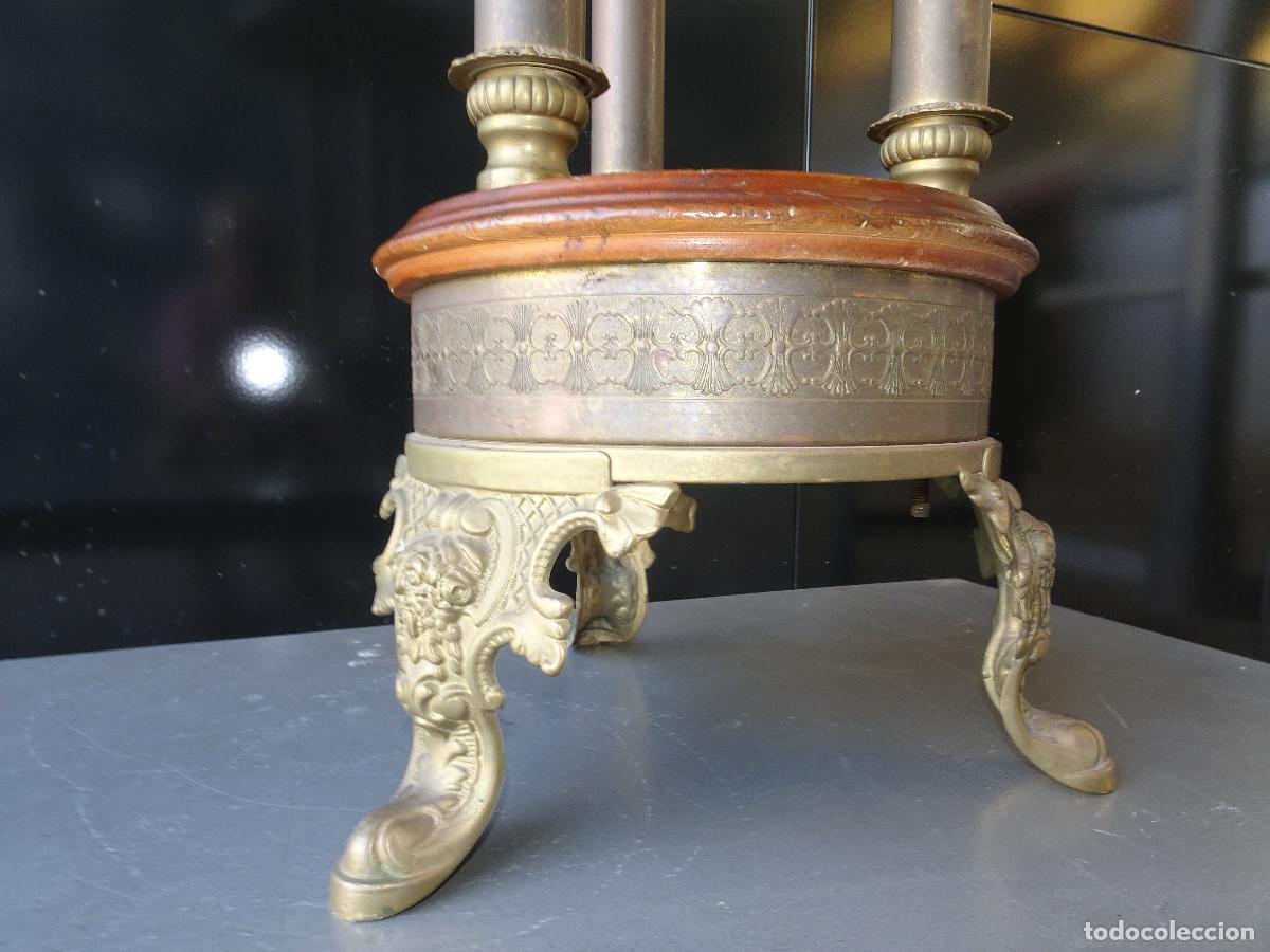 Antig&uuml;edades: Mesa auxiliar en bronce y madera - Foto 7