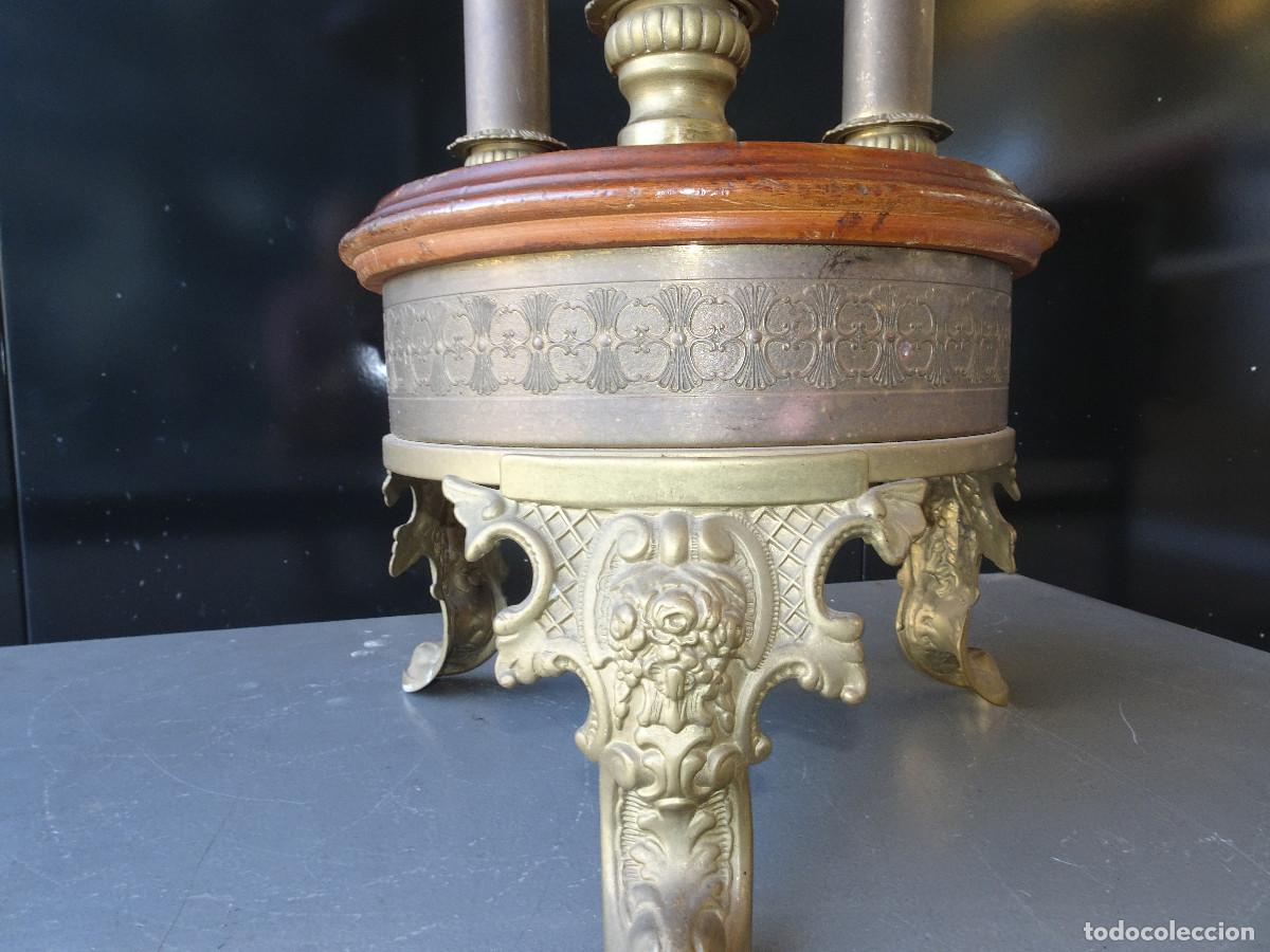 Antig&uuml;edades: Mesa auxiliar en bronce y madera - Foto 8