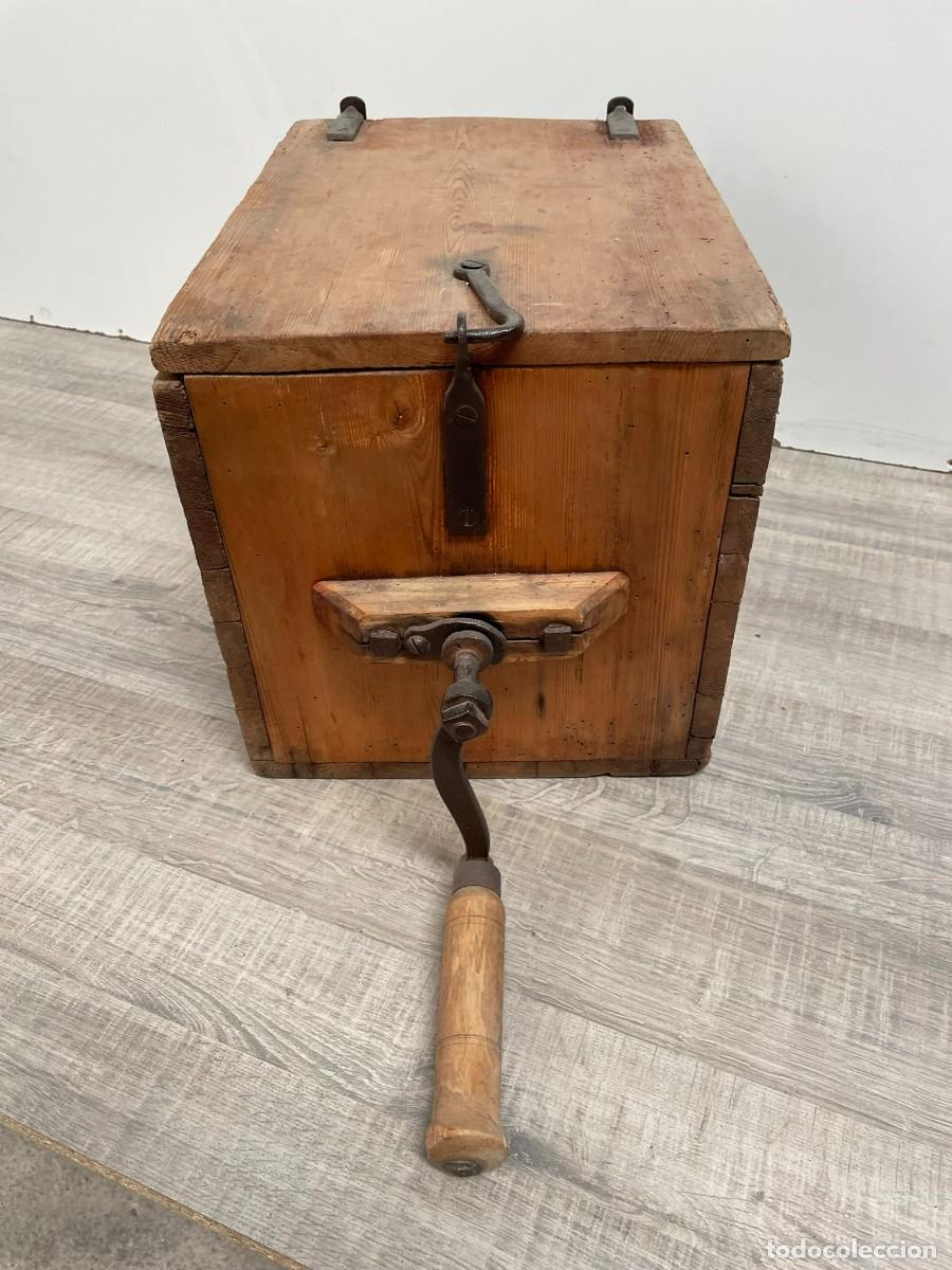 Antig&uuml;edades: ANTIGUA MANTEQUERA DE MADERA - Foto 5