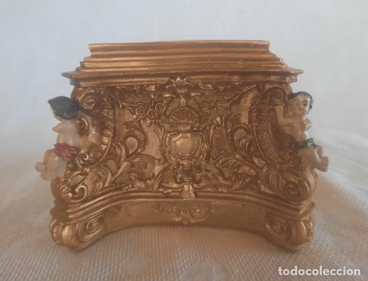 Antig&uuml;edades: PEANA CUADRADA DE SOBREMESA - Foto 3