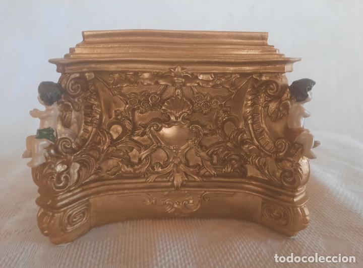 Antig&uuml;edades: PEANA CUADRADA DE SOBREMESA - Foto 4