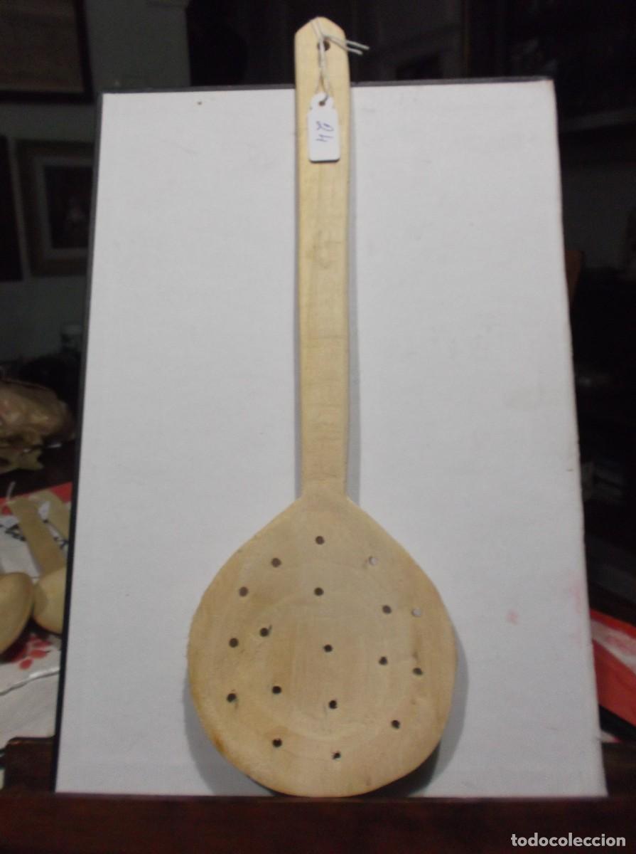 Antig&uuml;edades: ESPUMADERA PARA COCINA REALIZADA MANUALMENTE. - Foto 1