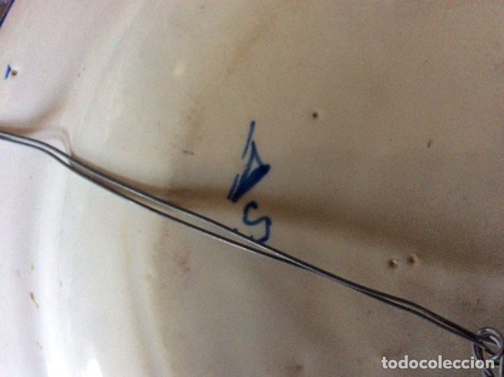Antig&uuml;edades: Plato Manises finales del XIX firmado - Foto 4