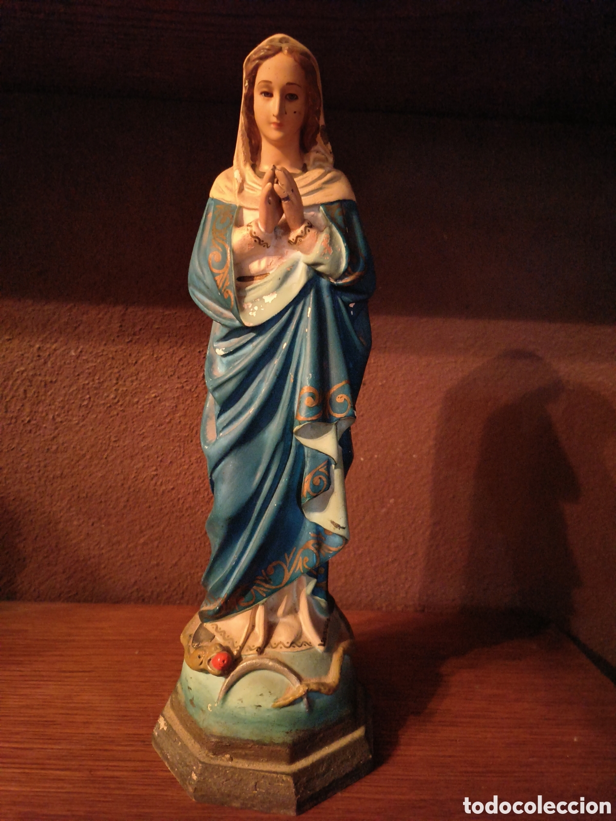 Antig&uuml;edades: Imagen Virgen Inmaculada de yeso con base en madera - Foto 2