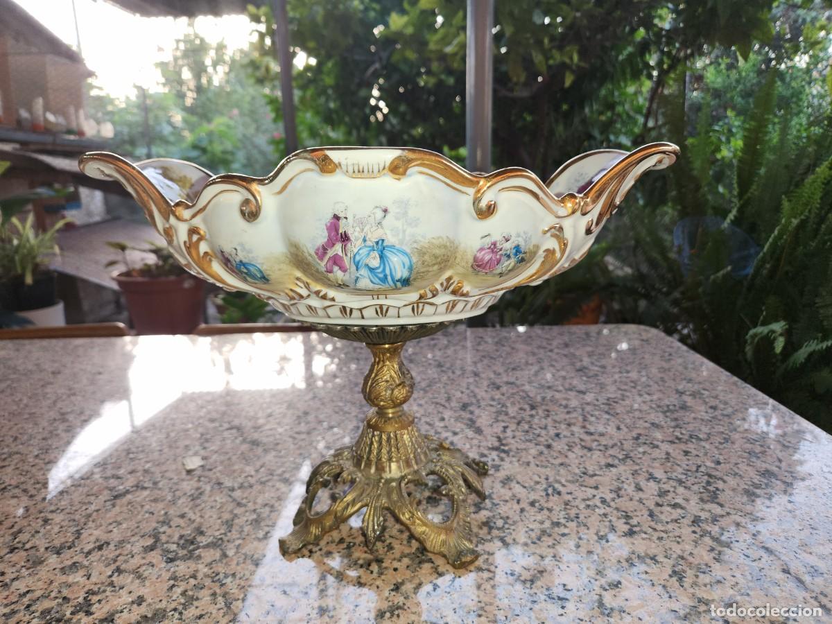 Antig&uuml;edades: Centro de mesa de porcelana - Foto 1
