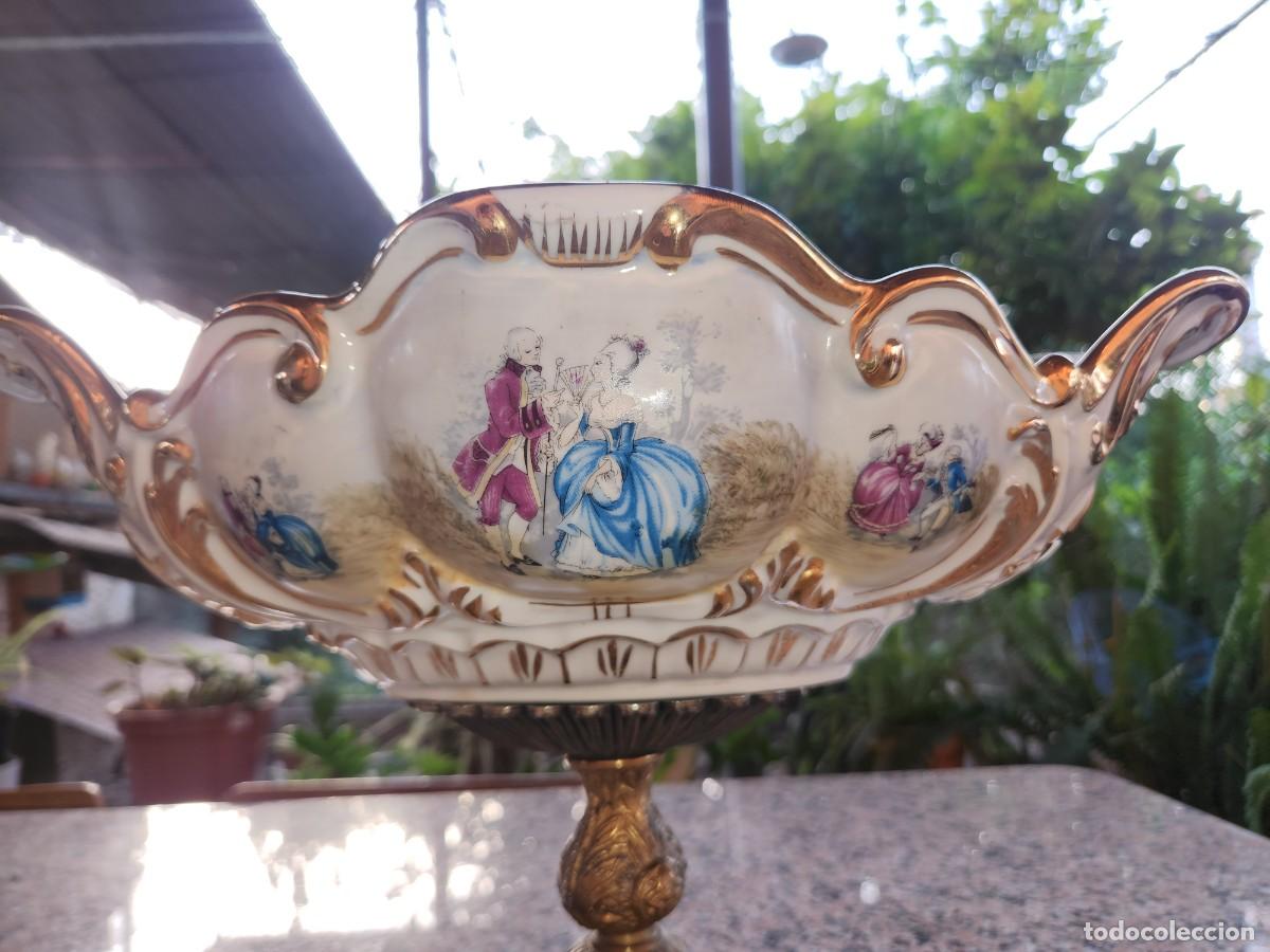 Antig&uuml;edades: Centro de mesa de porcelana - Foto 2