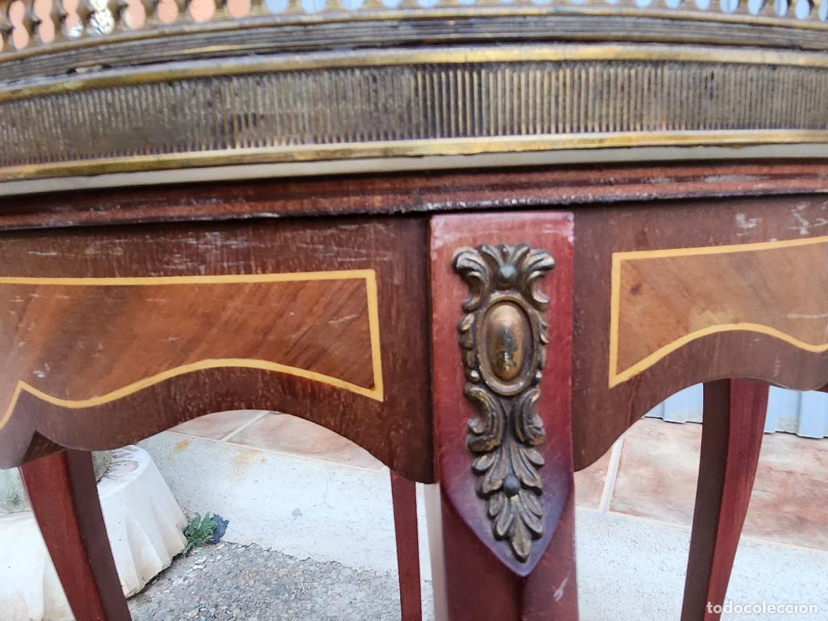 Antig&uuml;edades: Mesa de centro con detalles en laton - Foto 4