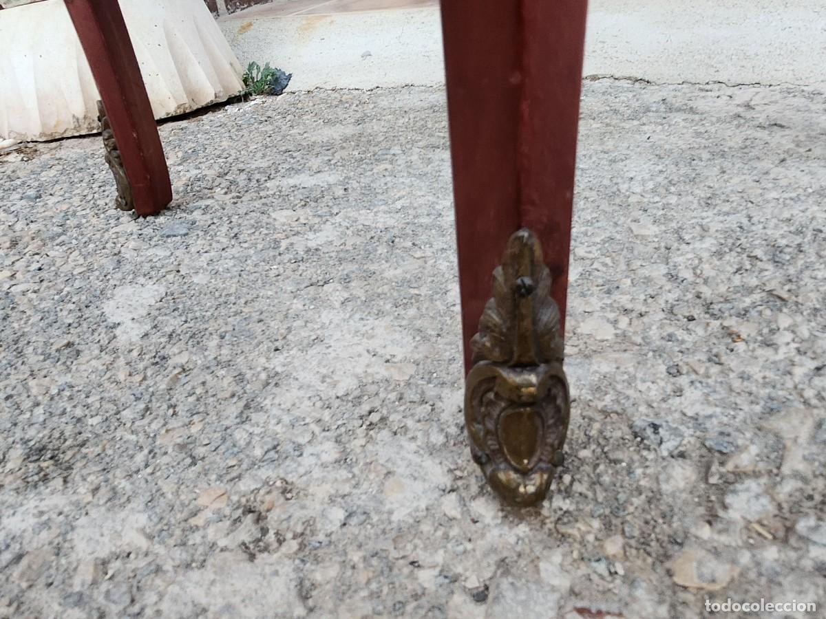 Antig&uuml;edades: Mesa de centro con detalles en laton - Foto 5