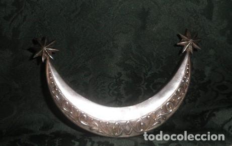 Antig&uuml;edades: MEDIA LUNA CON BA&Ntilde;O DE PLATA - Foto 2