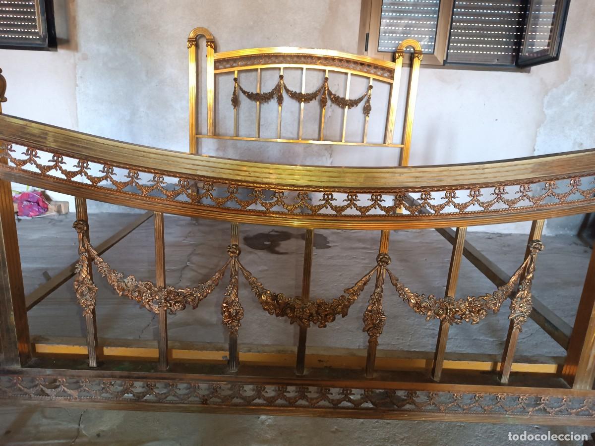 Antig&uuml;edades: Cama de bronce antigua - Foto 2