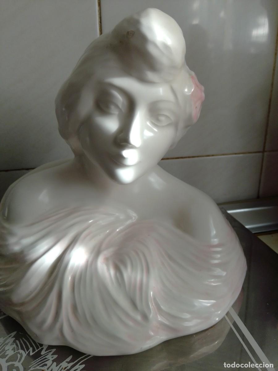 Antig&uuml;edades: ANTIGUA FIGURA DE ADORNO CERAMICA MODERNISTA