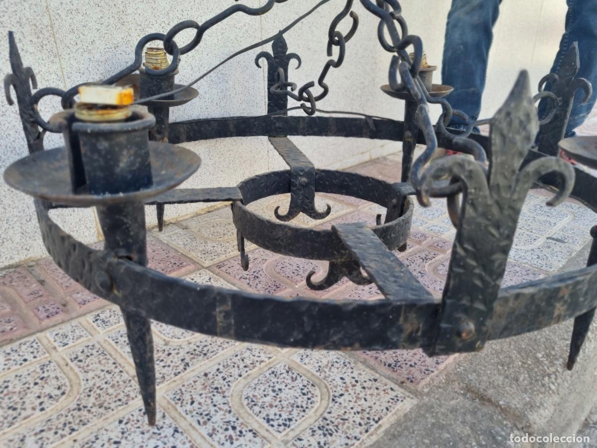 Antig&uuml;edades: Antigua l&aacute;mpara de forja - Foto 2
