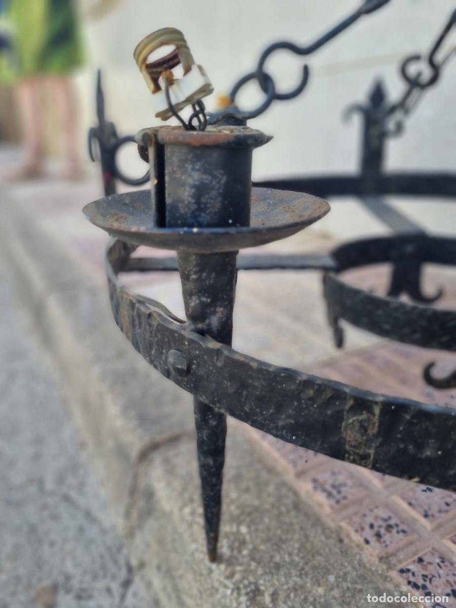 Antig&uuml;edades: Antigua l&aacute;mpara de forja - Foto 4