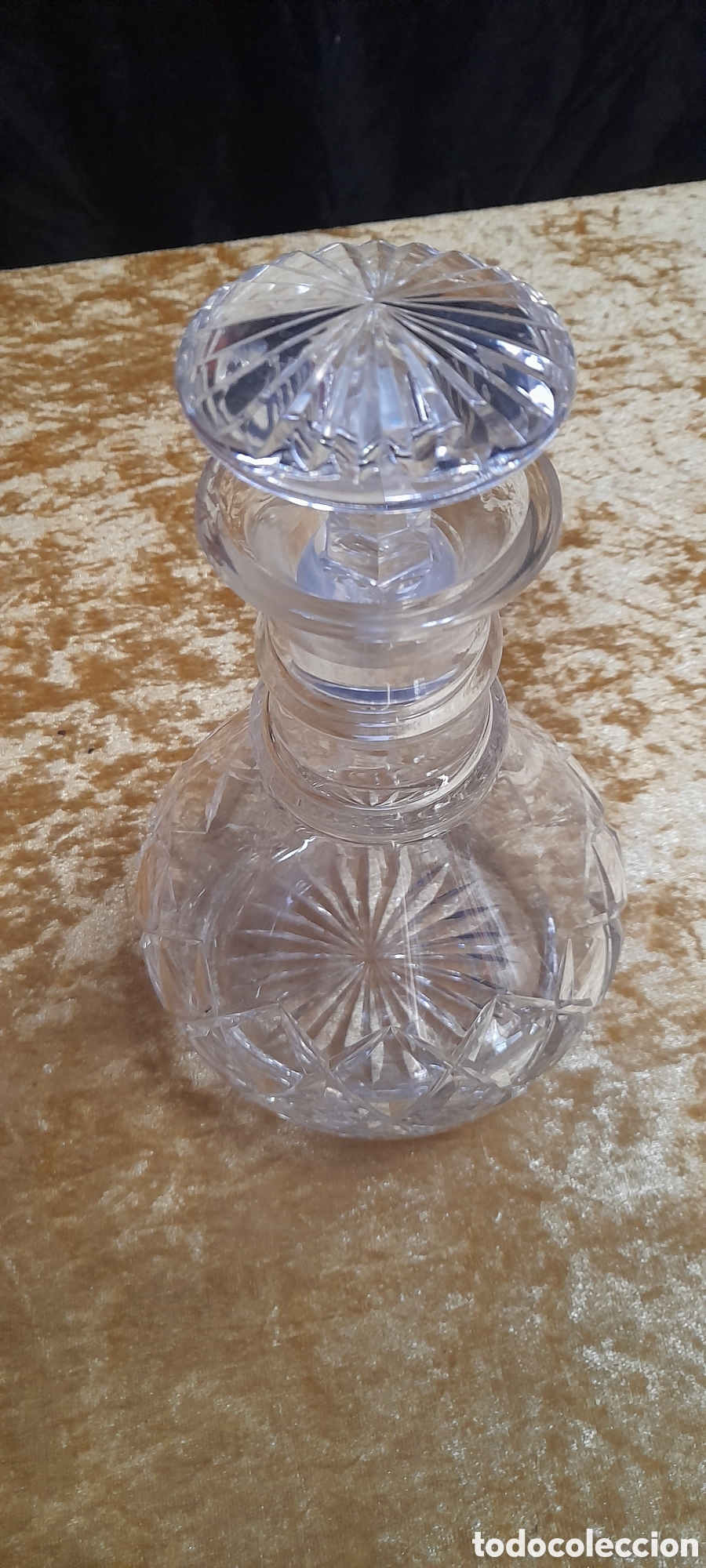 Antig&uuml;edades: Licorera de cristal tallado. - Foto 2