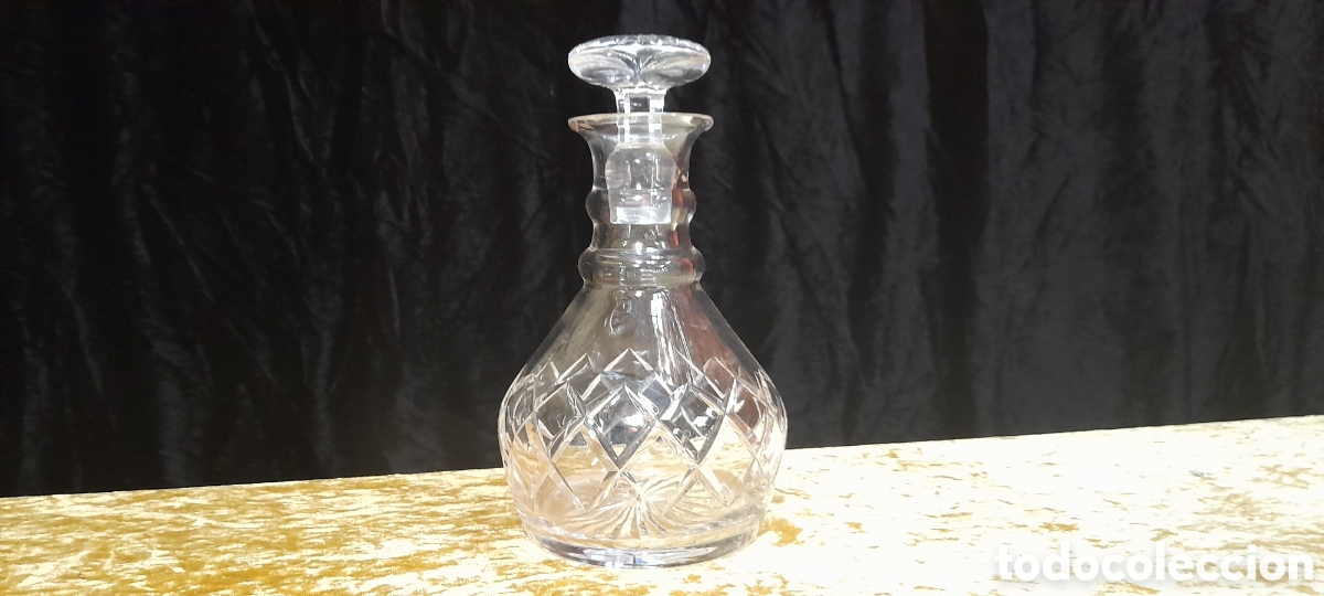 Antig&uuml;edades: Licorera de cristal tallado. - Foto 1