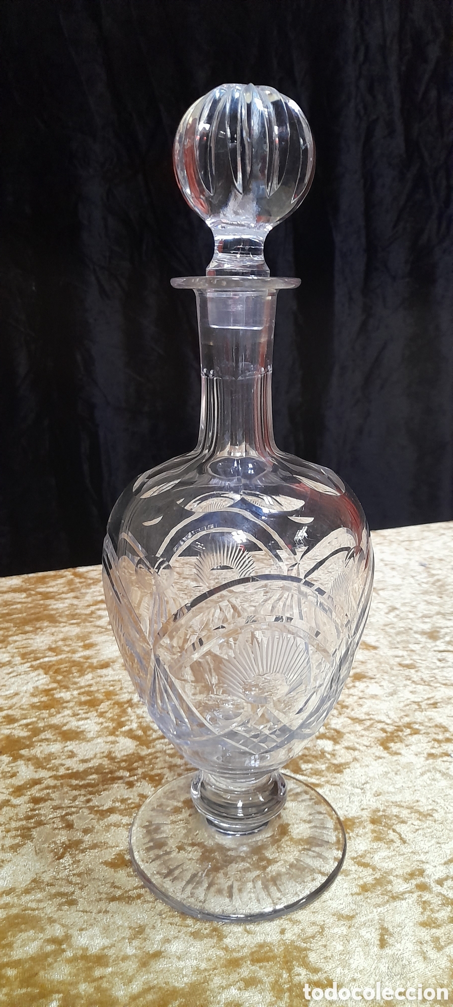 Antig&uuml;edades: Licorera de cristal cincelado. - Foto 2
