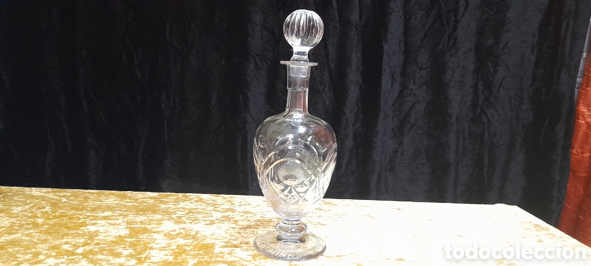 Antig&uuml;edades: Licorera de cristal cincelado. - Foto 1
