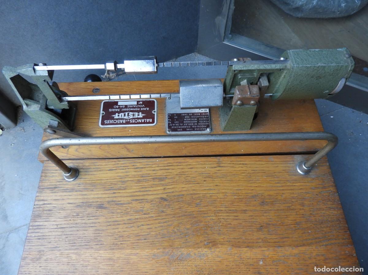 Antig&uuml;edades: BASCULA ANTIGUA DE ROBLE MARCA TESTUT FUNCIONANDO - Foto 2