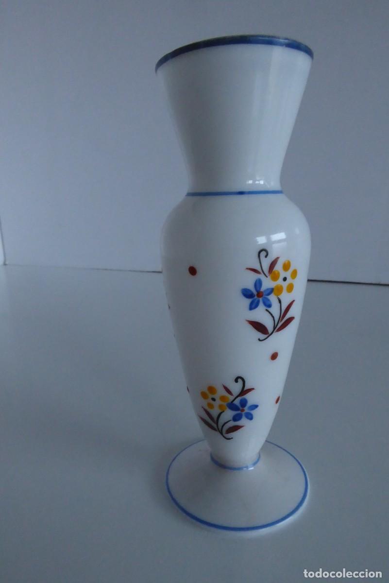 Antig&uuml;edades: ANTIGUO VIOLETERO DE OPALINA PINTADO A MANO - Foto 2