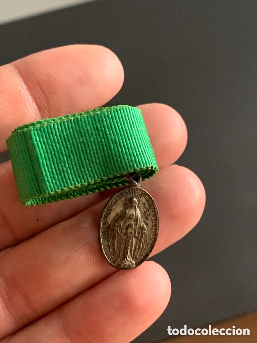 Antig&uuml;edades: Antigua Medalla con Cinta - Foto 1