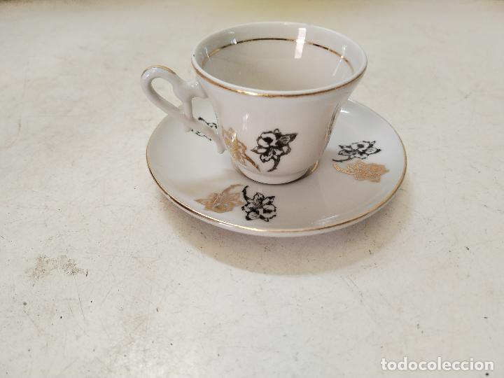 Antig&uuml;edades: plato y taza de coleccion - Foto 2