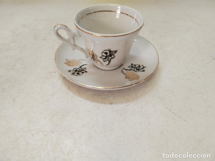 Antig&uuml;edades: plato y taza de coleccion - Foto 1