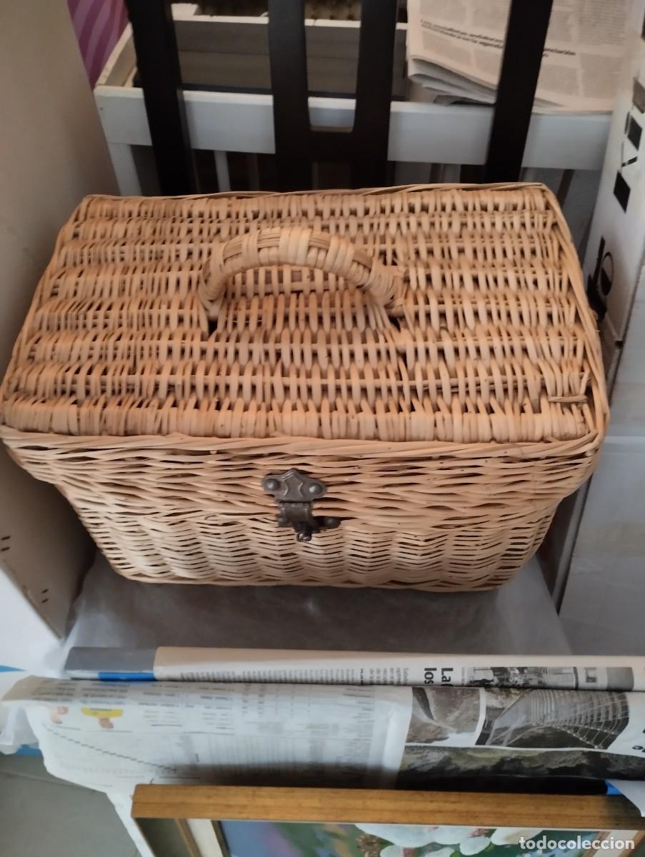 Antig&uuml;edades: Cesta de mimbre multiusos. - Foto 1