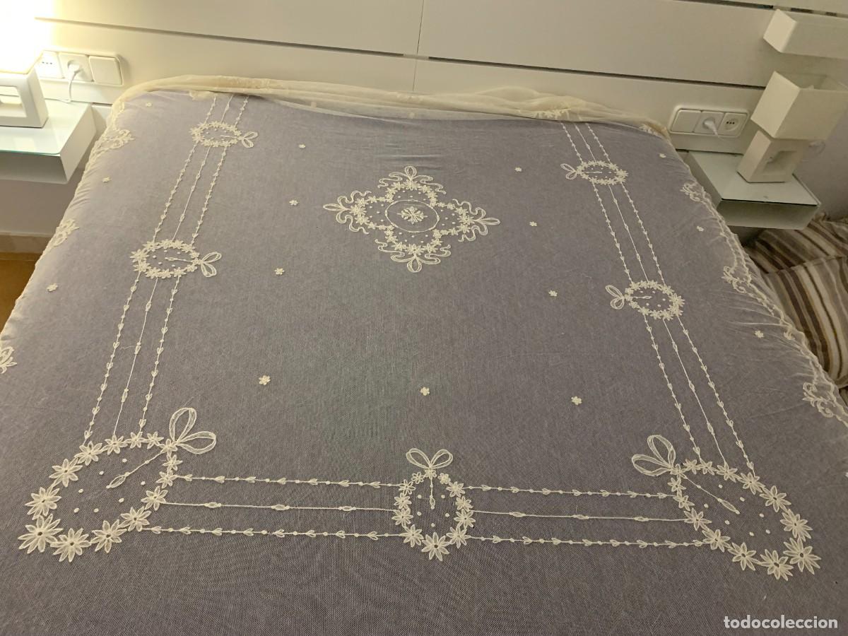 Antig&uuml;edades: Colcha cubrecama de encaje cama 135 cms. - Foto 2