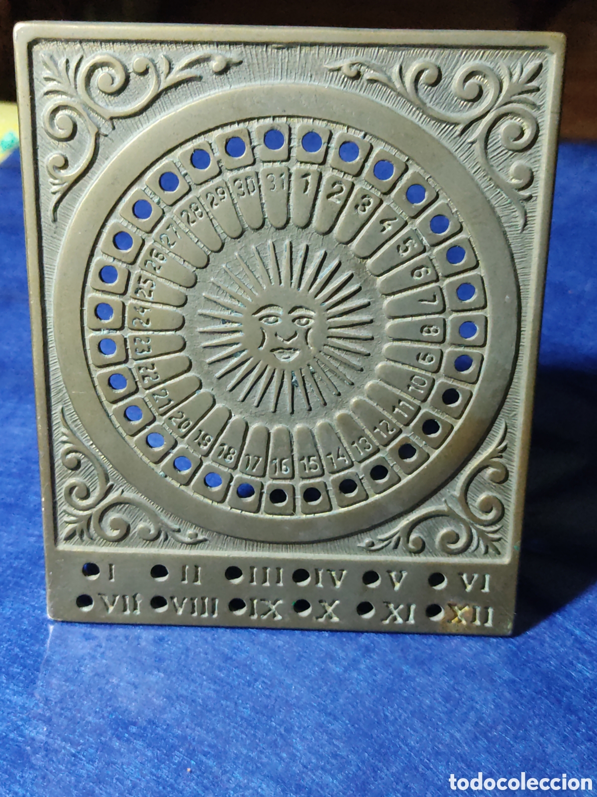 Antig&uuml;edades: Calendario maya o azteca de bronce. - Foto 4