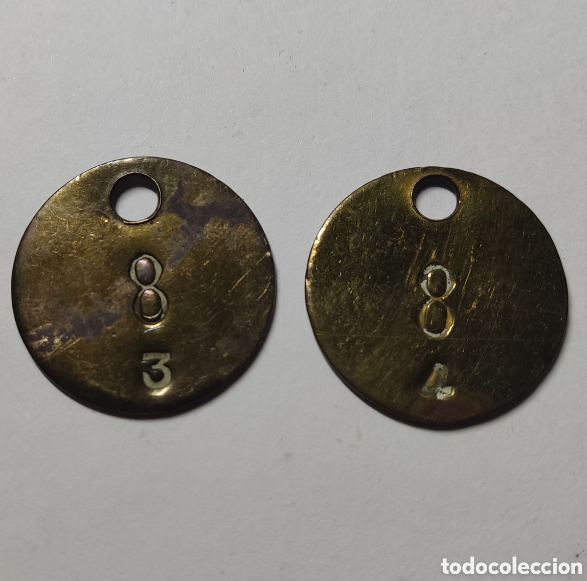 Antiques: N&uacute;mero 8 - MUY ANTIGUAS FICHAS NUMERADAS EN METAL DORADO DE ANTIGUO HOTEL